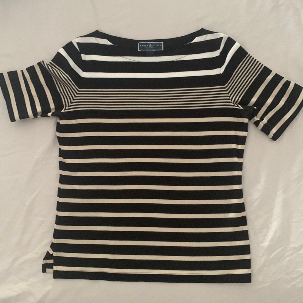 Karen Scott - Short sleeved knit top